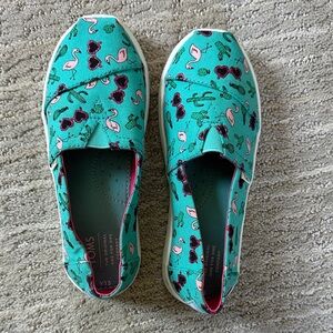 TOMS‎ Kids Teal Flamingo Loafers